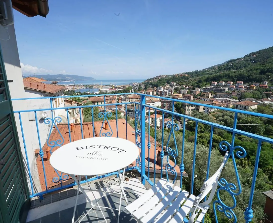 Sea View Blue Apartment La Spezia